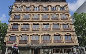 Belsons Taj Mahal Hotel